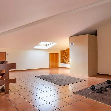 Sunny Top Floor 3-room By The Beach *