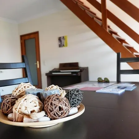 Sunny Top Floor 3-room By The Beach *