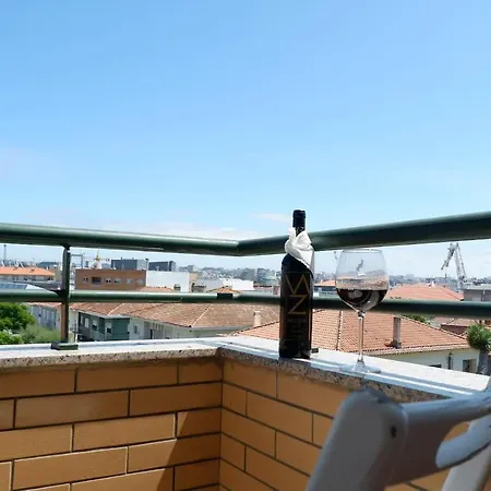 Sunny Top Floor 3-room By The Beach *