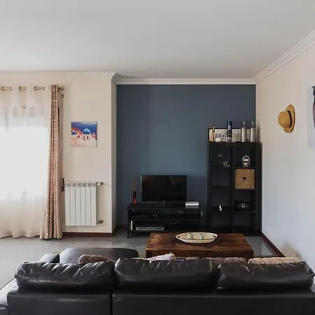 Sunny Top Floor 3-room By The Beach *