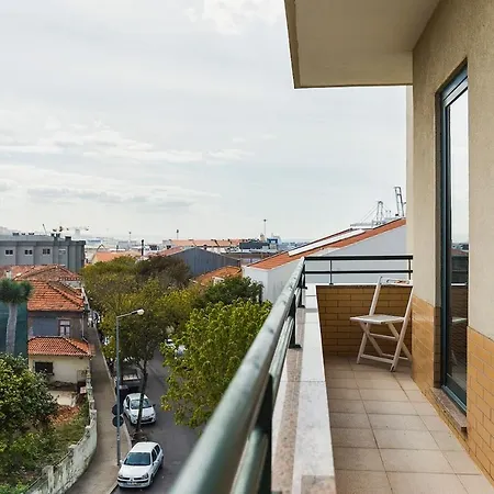 Sunny Top Floor 3-room By The Beach * Leça da Palmeira